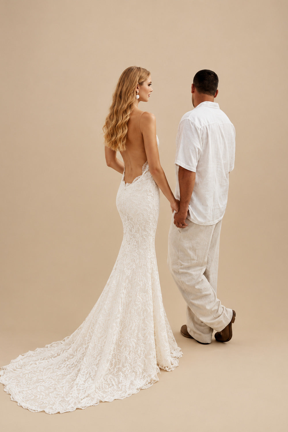 Rutipo Ivory Trumpet/Mermaid V-Neck Court Train Wedding Dresses With Lace