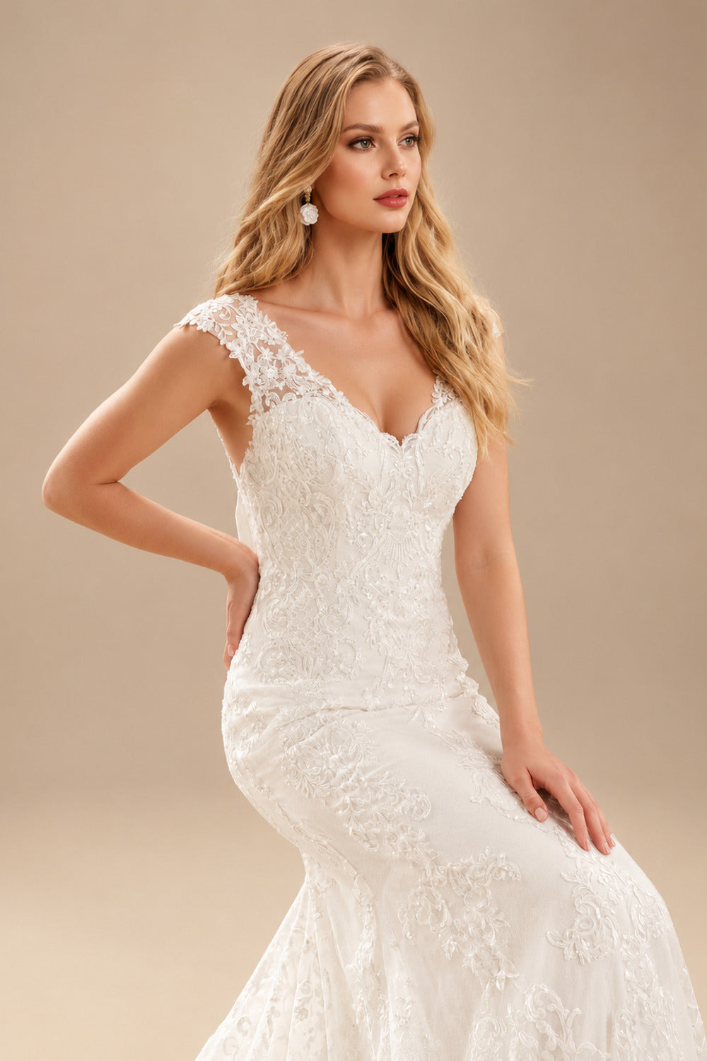Rutipo Ivory Trumpet/Mermaid V Neck Lace Sweep Train Wedding Dresses With Lace