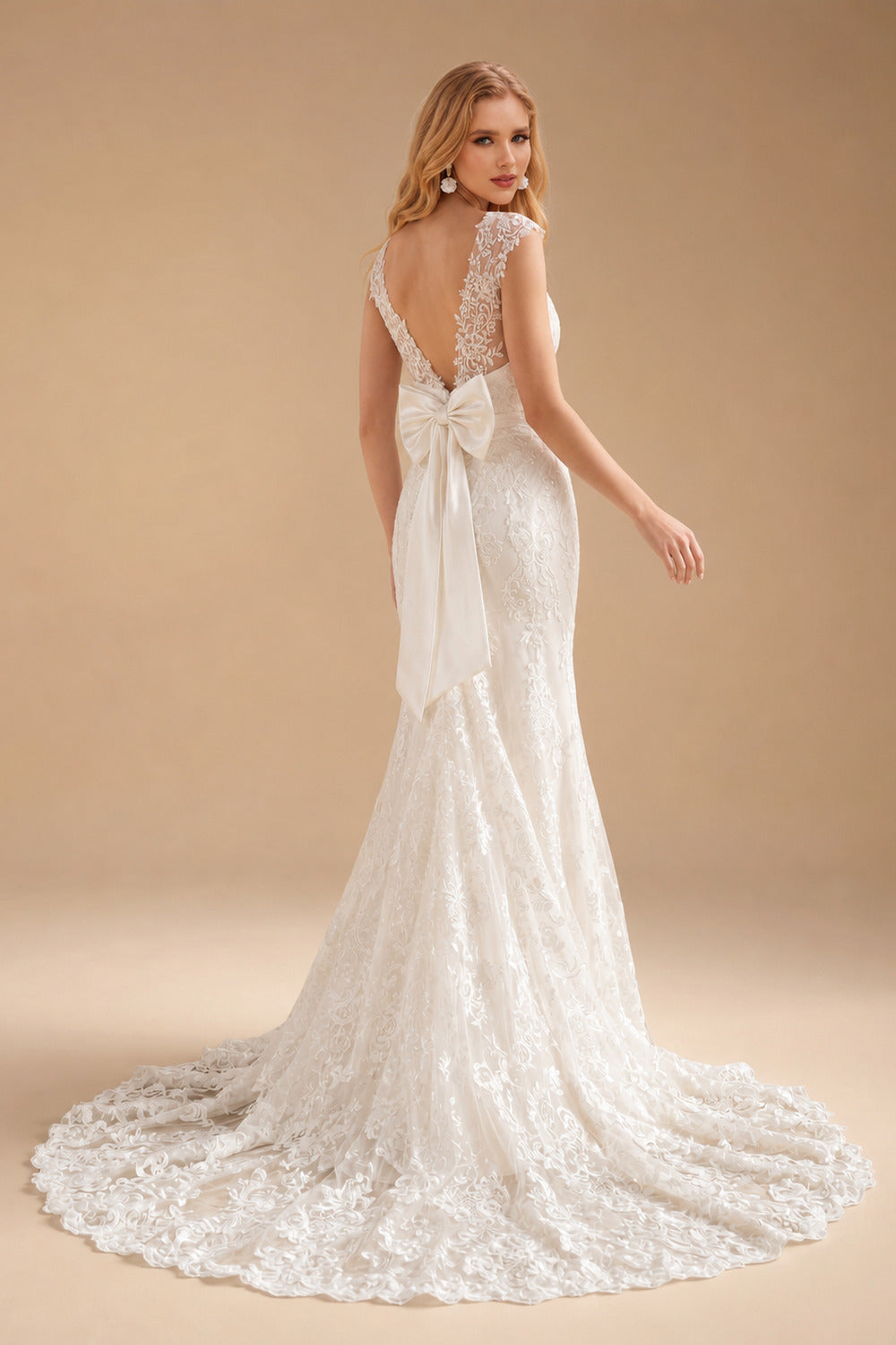 Rutipo Ivory Trumpet/Mermaid V Neck Lace Sweep Train Wedding Dresses With Lace