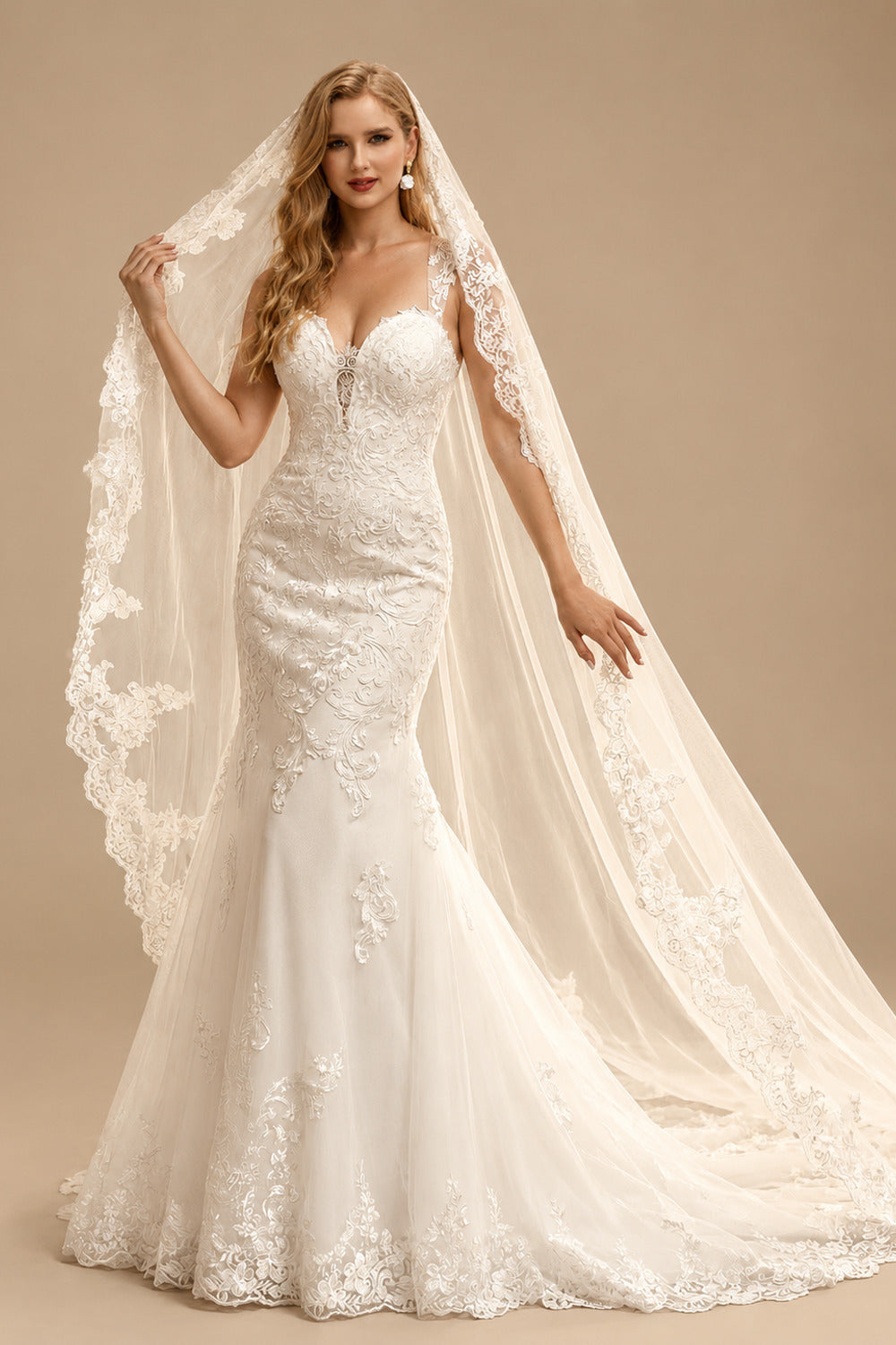 Rutipo Ivory Trumpet/Mermaid Sweetheart Sleeveless Lace Chapel Train Wedding Dresses With Appliques Lace Back Hole