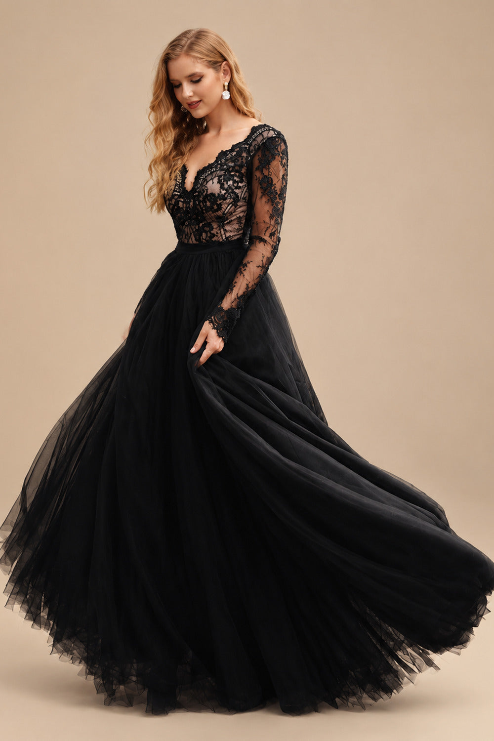 Rutipo Black A-Line V-Neck Long Sleeves Lace Tulle Wedding Dresses With Lace