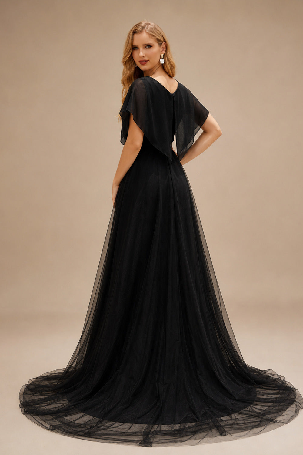 Rutipo Black A-Line V-Neck Long Sleeves Lace Tulle Wedding Dresses With Lace