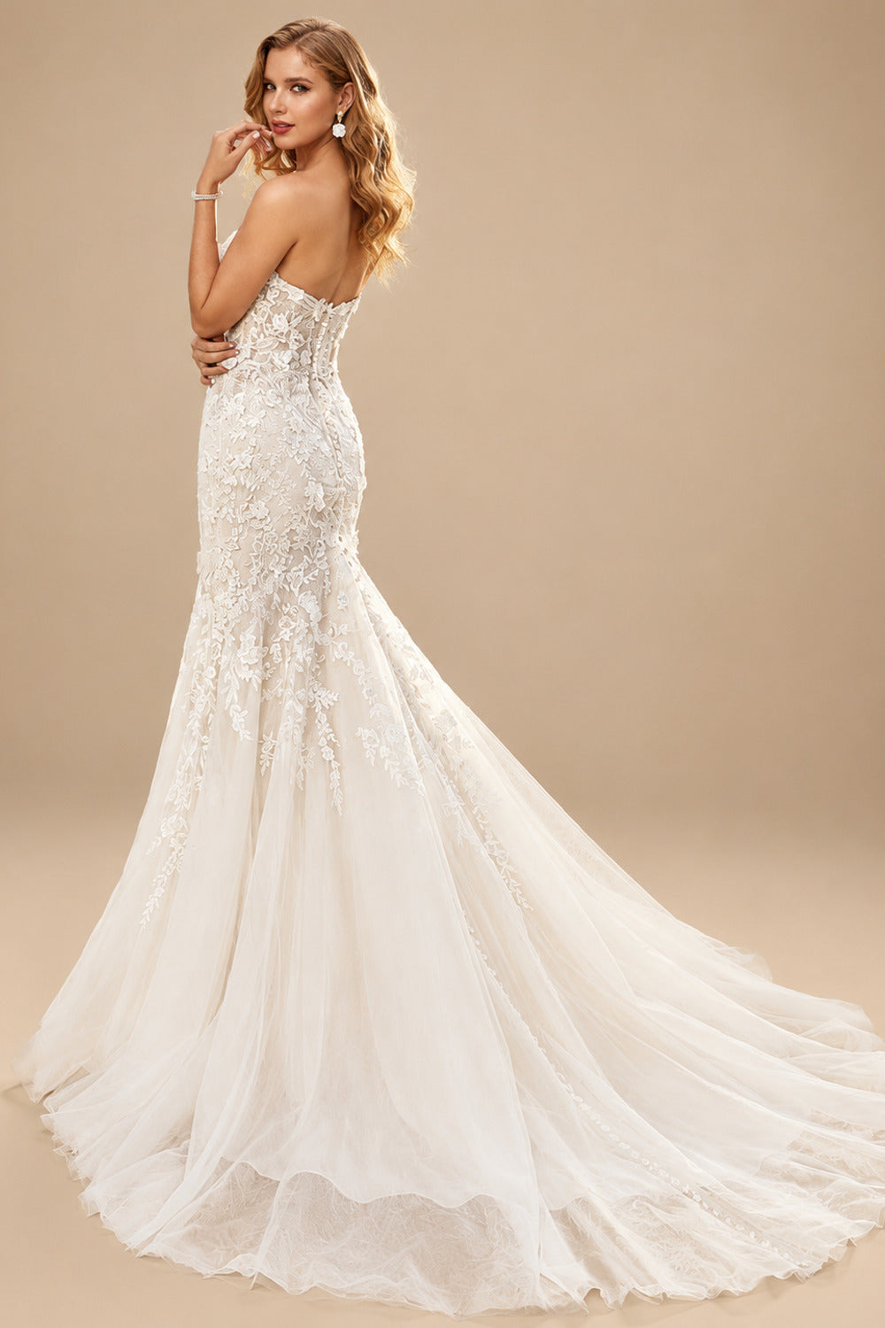 Rutipo Ivory Trumpet/Mermaid Sweetheart Court Train Lace Wedding Dress