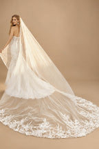 Rutipo Ivory Trumpet/Mermaid Sweetheart Court Train Lace Wedding Dress