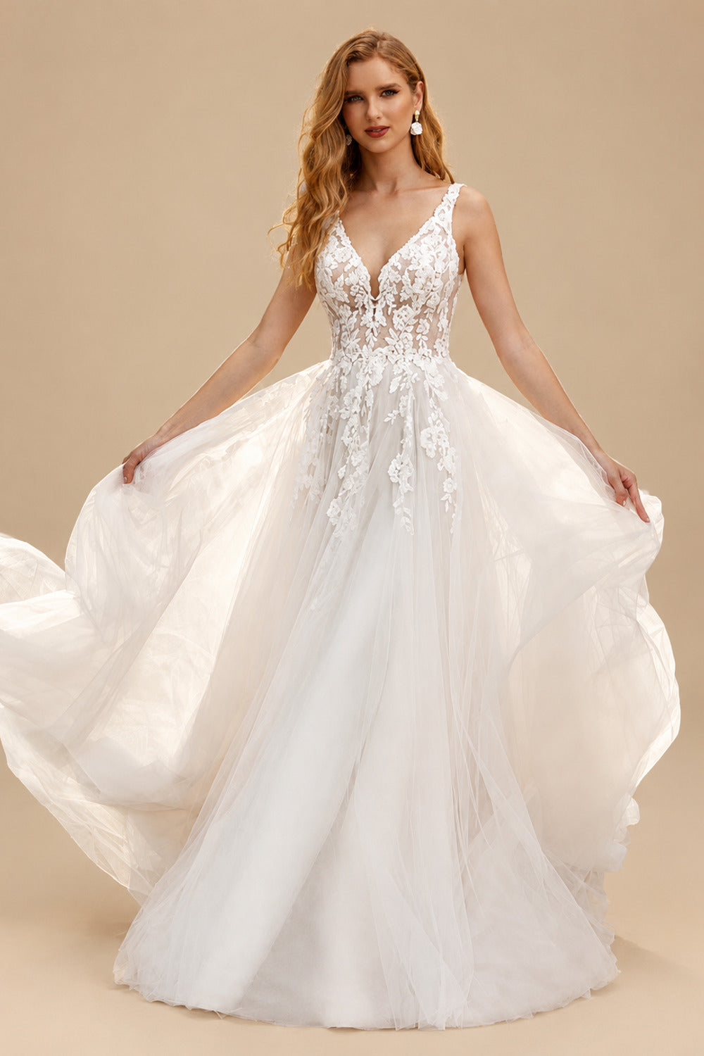 Rutipo Ivory Ball-Gown V-Neck Sweep Train Tulle Wedding Dress With Lace