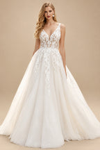 Rutipo Ivory Ball-Gown V-Neck Sweep Train Tulle Wedding Dress With Lace