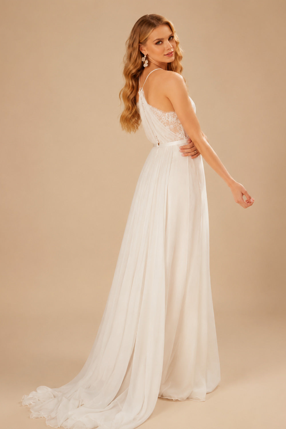 Rutipo Ivory Boho Lace A-Line Wedding Dresses With V-Neck Chiffon Sweep Train