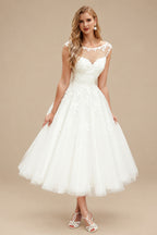 Rutipo Ivory Vintage Short Lace Wedding Dresses With Tea-Length