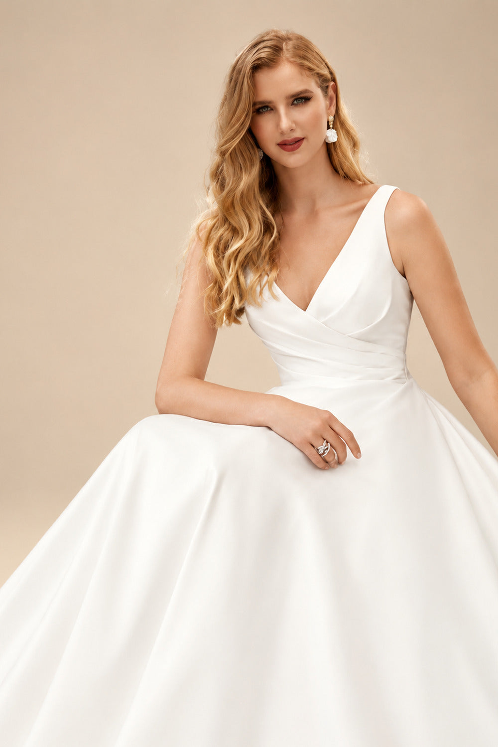 Rutipo Ivory Ball-Gown V-Neck Wedding Dresses With Satin