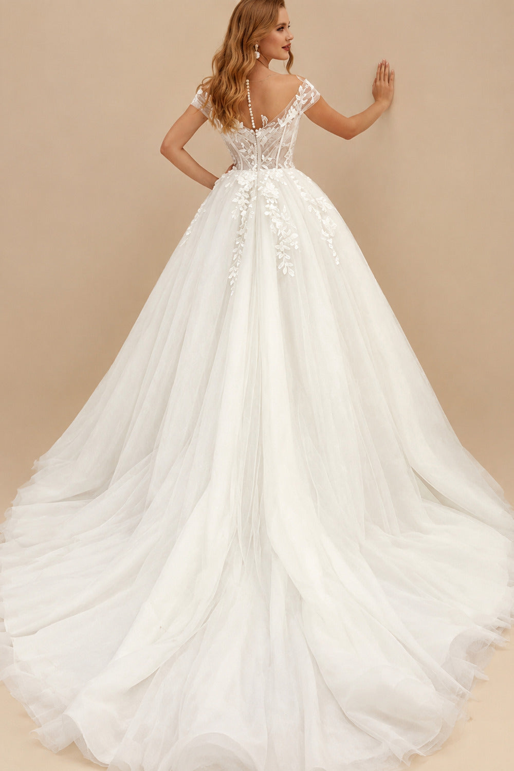 Rutipo Ivory Ball-Gown Tulle Lace Short Sleeves Sweep Train Wedding Dresses