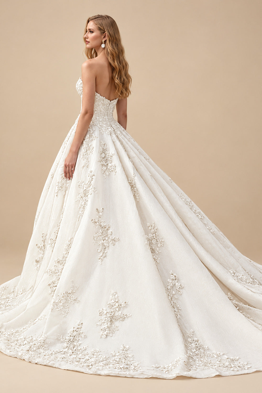 Rutipo Ivory Luxury Ball-Gown Strapless Lace/Tulle Black Wedding Dresses With Appliques Lace