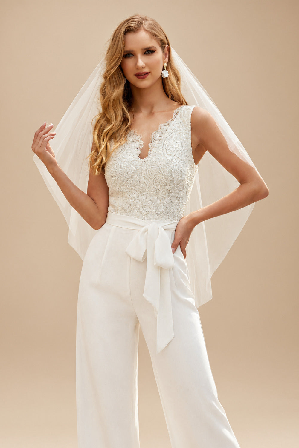 Rutipo Ivory Jumpsuit/Pantsuit V-Neck Sleeveless Elegant Lace/Elastic Satin Wedding Dresses