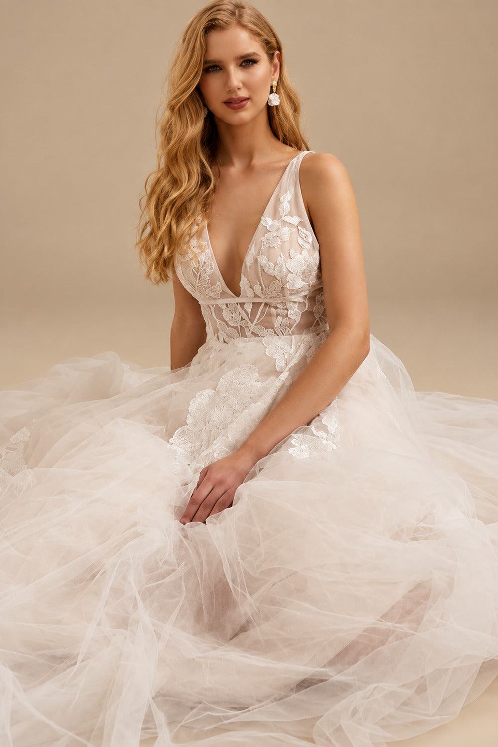 Rutipo As Picture A-Line V-Neck Vintage Backless Tulle Wedding Dresses With Appliques Lace