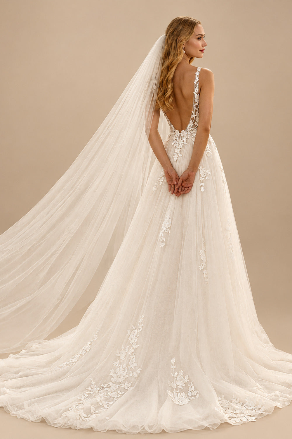 Rutipo Ivory Boho Ball-Gown V-Neck Vintage Tulle Wedding Dresses With Appliques Lace