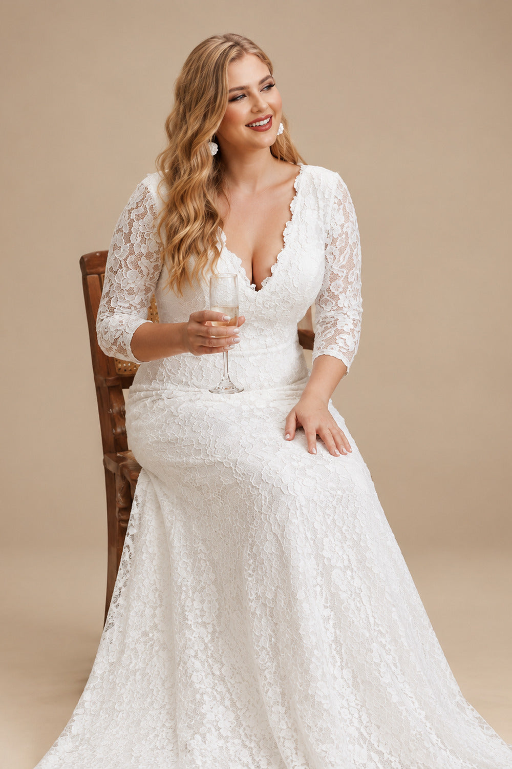 Rutipo Ivory Plus Size Elegant Mermaid Lace Sleeves Wedding Dresses With V-Neck