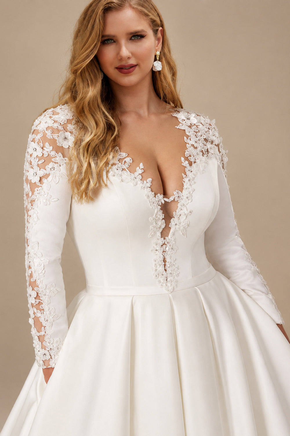 Rutipo Ivory Plus Size Satin Ball-Gown Plunge Long Sleeves Wedding Dresses With Appliques Lace