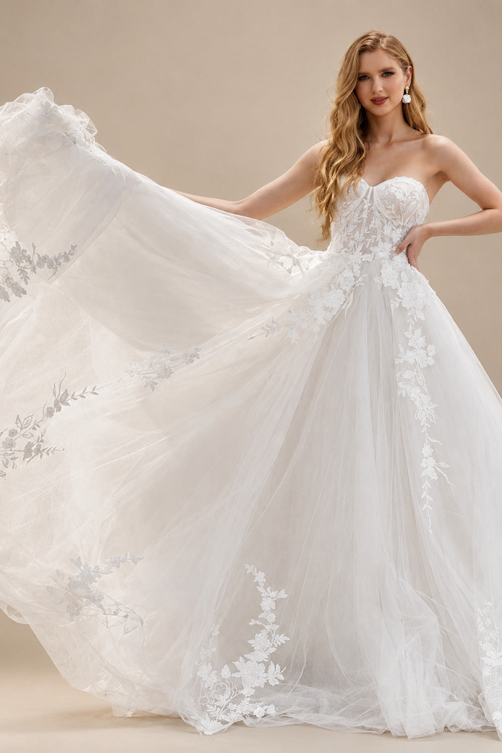 Rutipo As Picture Ball-Gown Sweetheart Detachable Sleeves Court Train Lace/Tulle Wedding Dresses With Appliques Lace