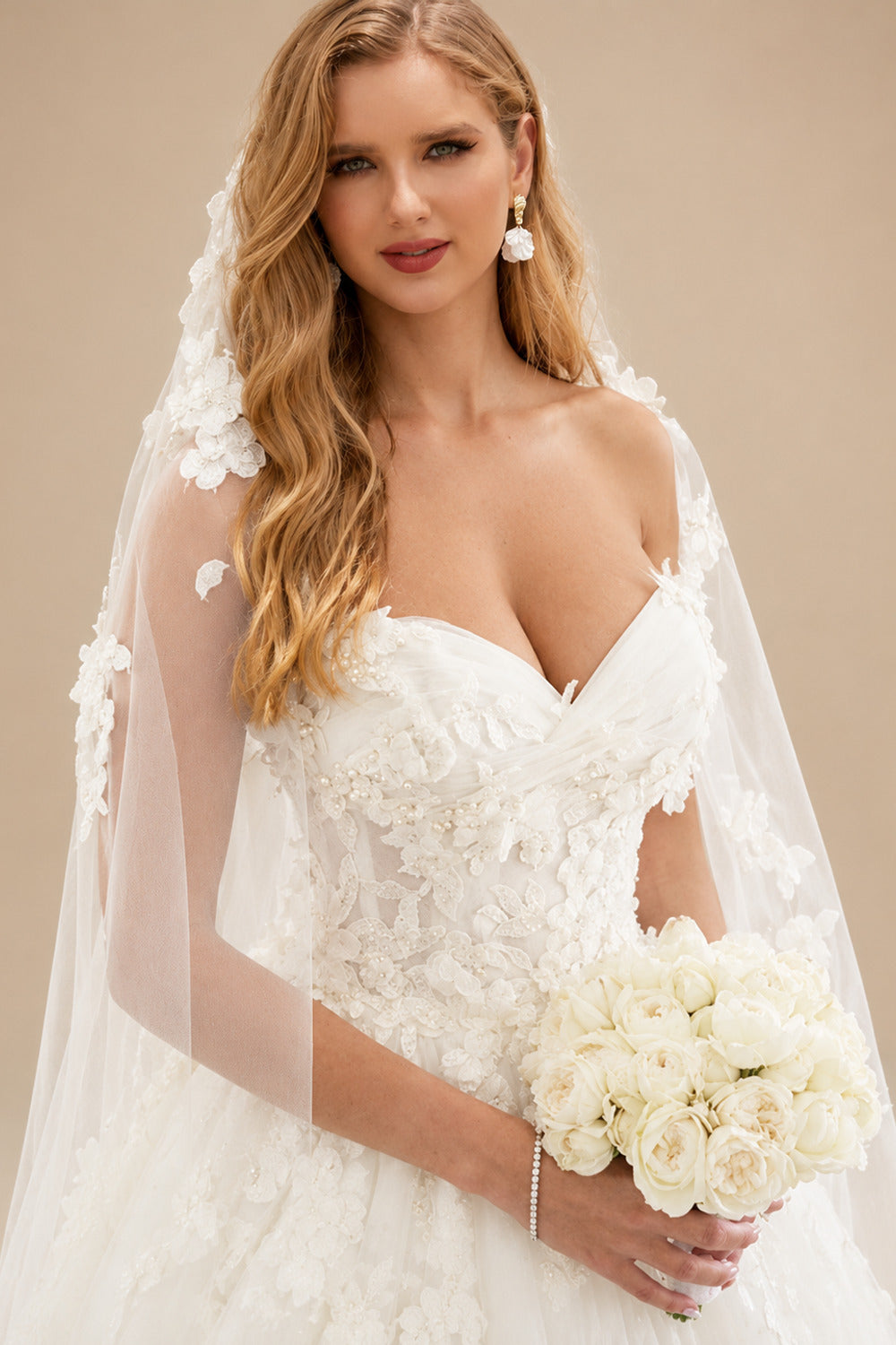 Rutipo Ivory Ball-Gown Sweetheart Sleeveless Tulle Wedding Dresses With Appliques Lace