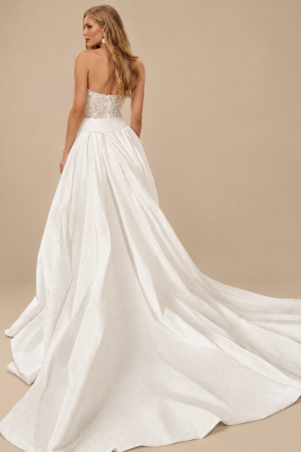 Rutipo Ivory Boho Lace Sweetheart Slit Wedding Dresses With Detachable Train