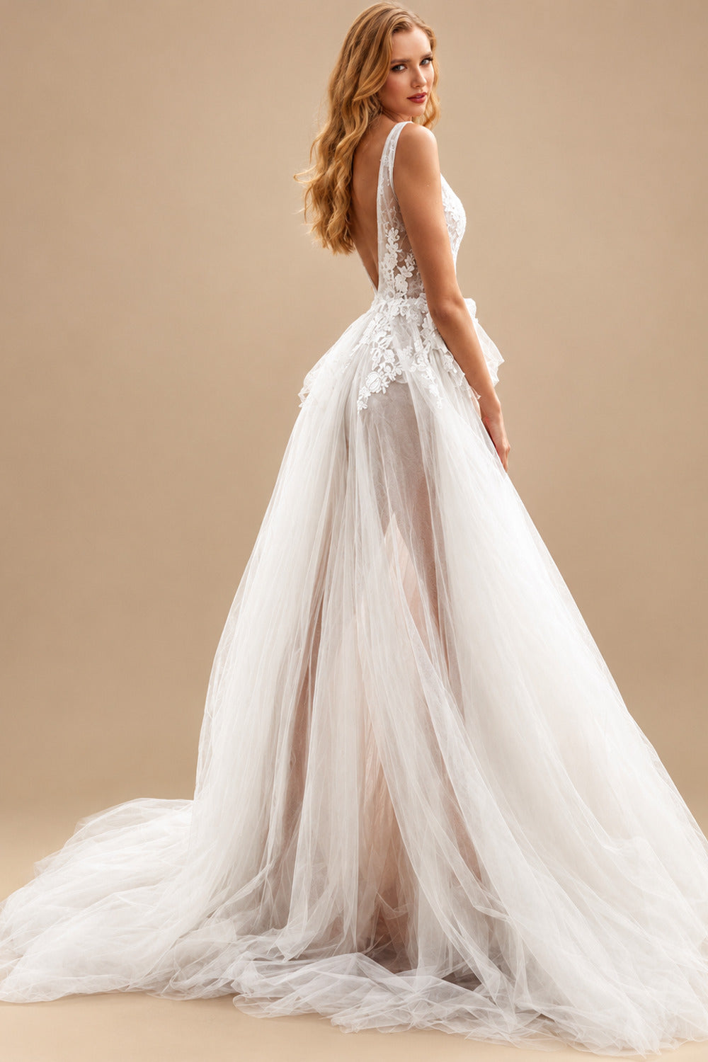 Rutipo Ivory Boho V-Neck Sleeveless Sweep Train Tulle Wedding Dresses With Appliques Lace