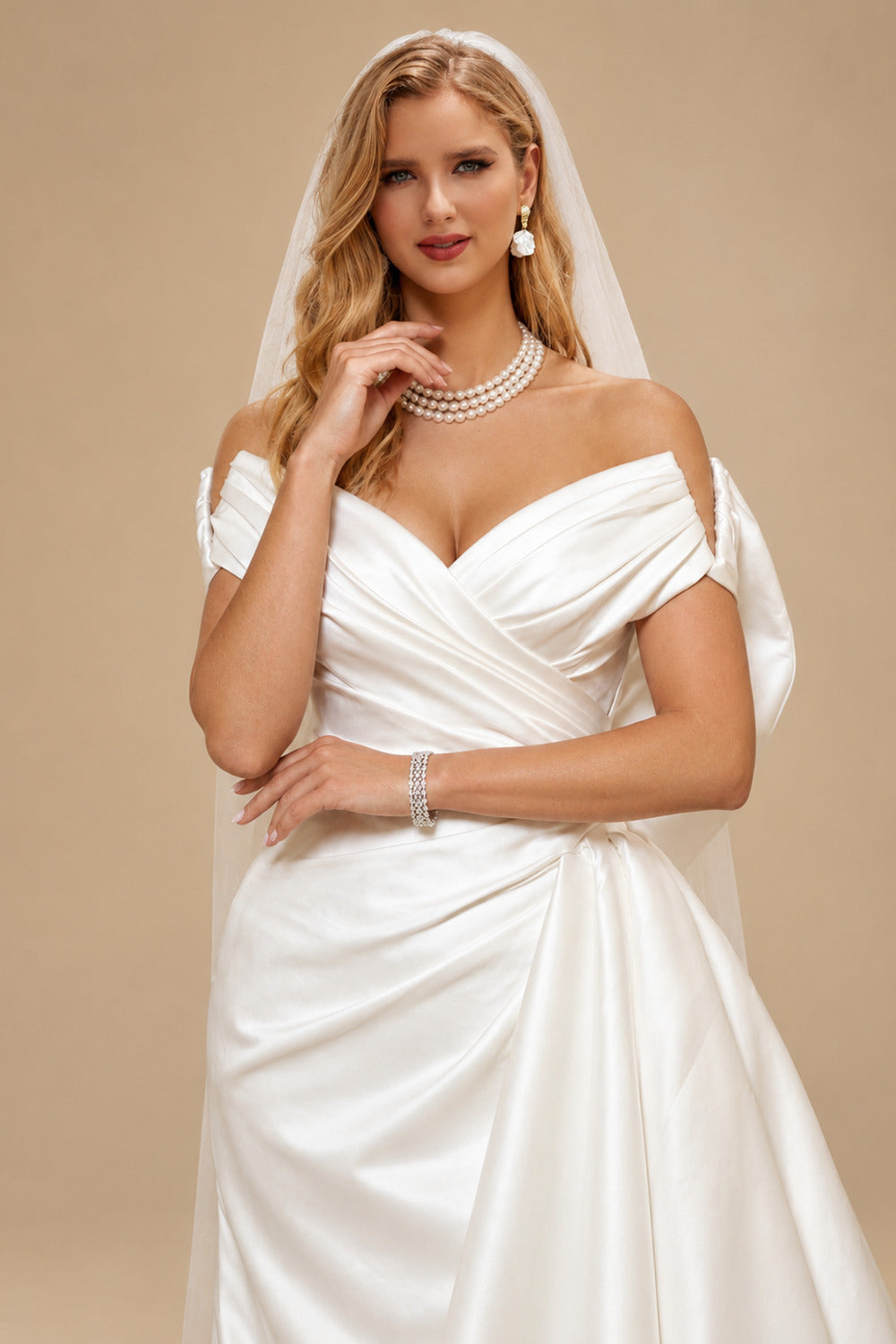 Rutipo Ivory Strapless Sleeveless Court Train Satin Wedding Dresses