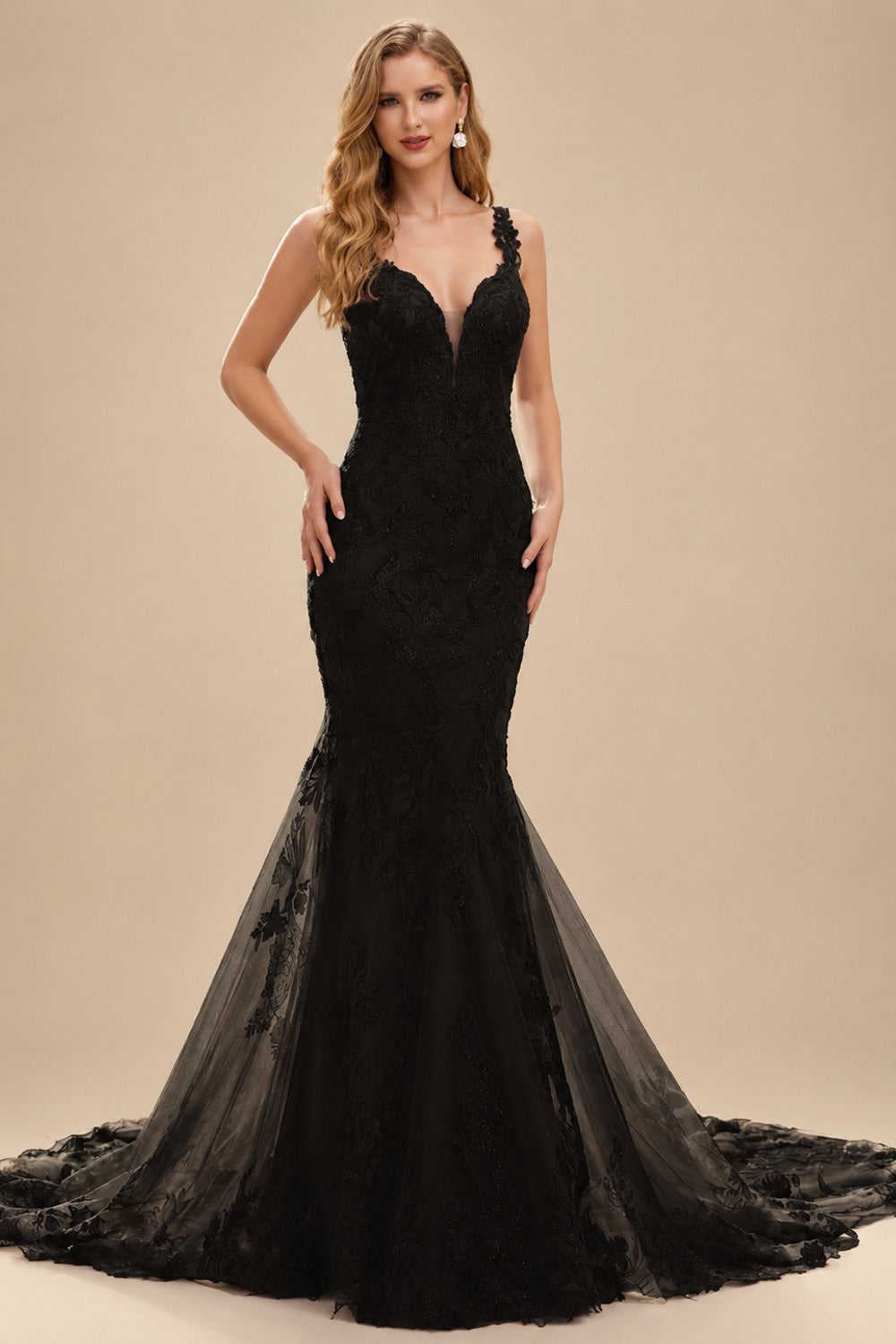 Rutipo Black Trumpet/Mermaid V-Neck Sleeveless Tulle Wedding Dresses With Appliques Lace
