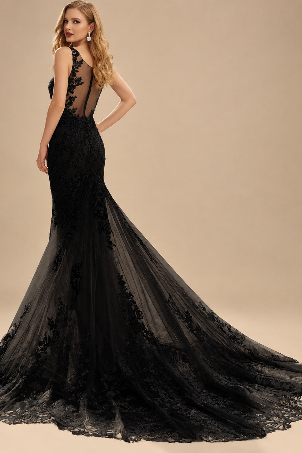 Rutipo Black Trumpet/Mermaid V-Neck Sleeveless Tulle Wedding Dresses With Appliques Lace