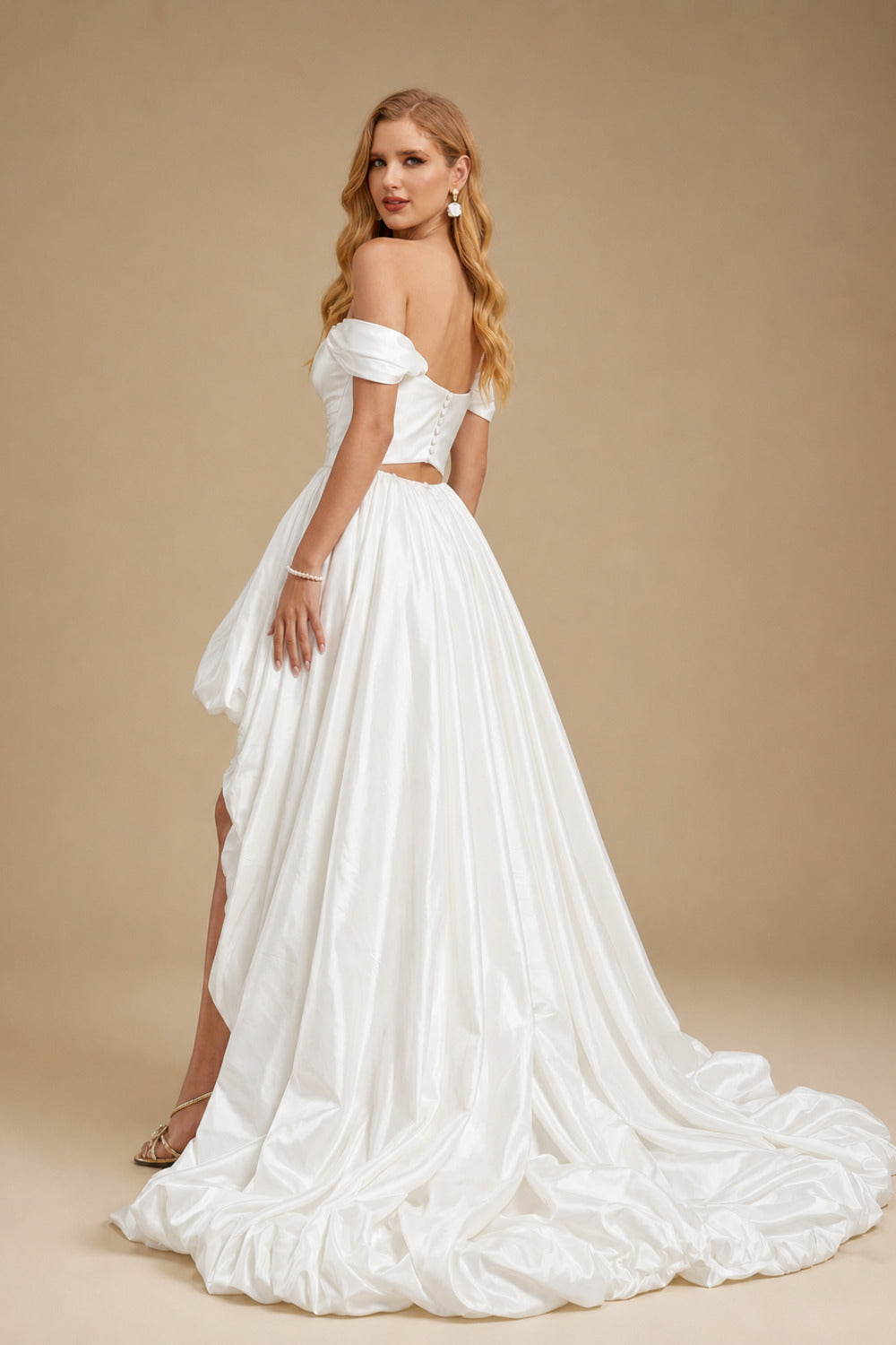 Rutipo Ivory Ball-Gown Sweetheart Sleeveless Court Train Taffeta Wedding Dresses