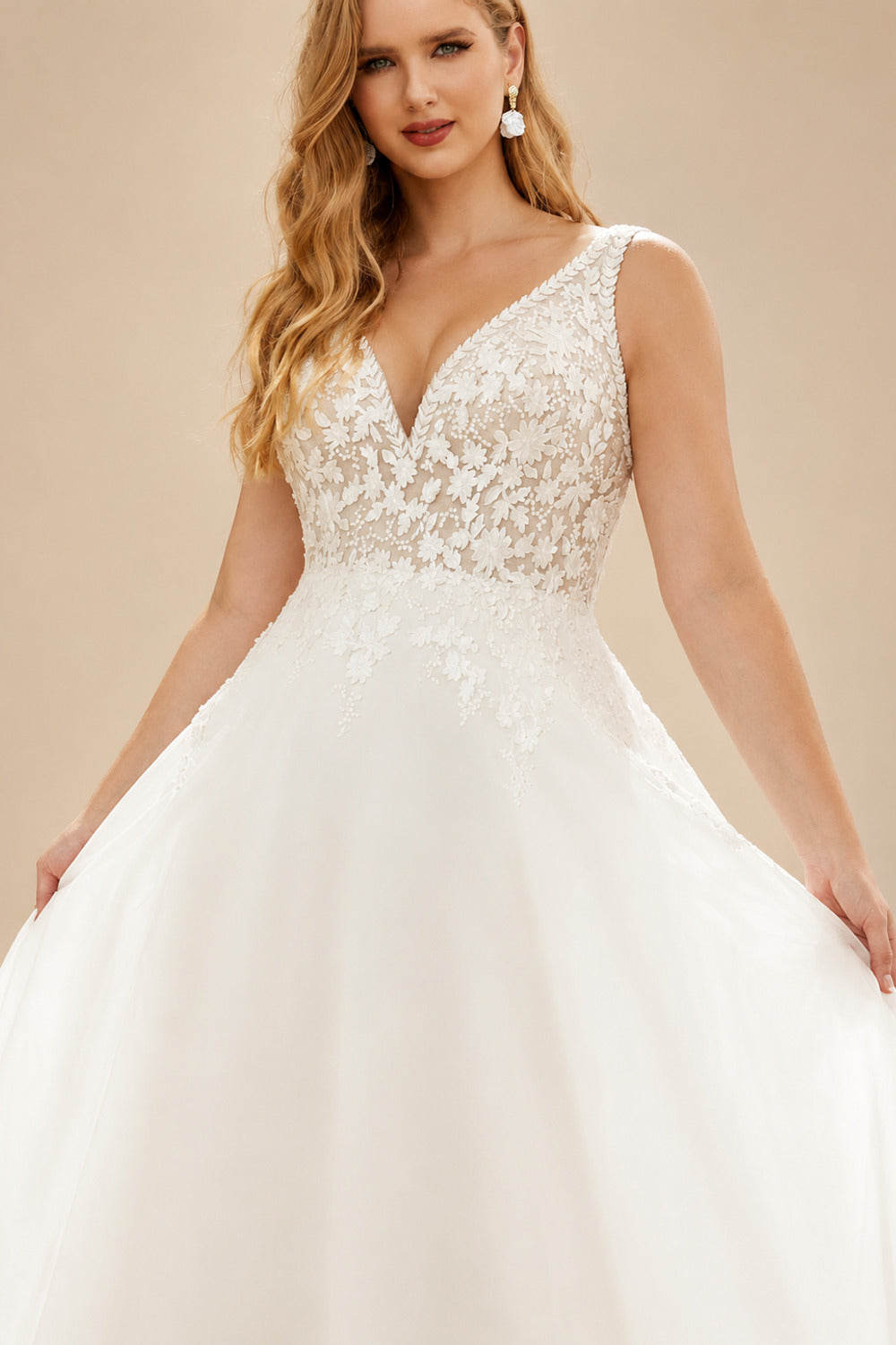 Rutipo Ivory A-Line V-Neck Sleeveless Court Train Chiffon/Lace Wedding Dresses