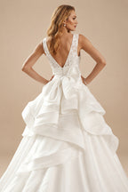 Rutipo Ivory Ball-Gown V-Neck Sleeveless Court Train Tulle Wedding Dresses With Ruffle/Bow(s)/Lace