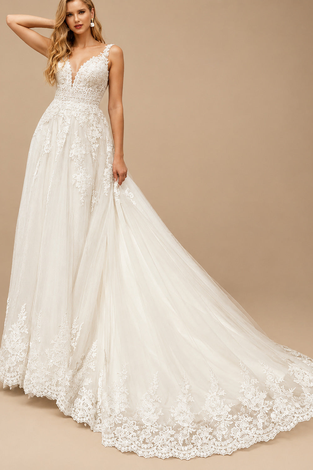 Rutipo Ivory Plus Size A-Line V-Neck Sleeveless Court Train Tulle Wedding Dresses With Lace
