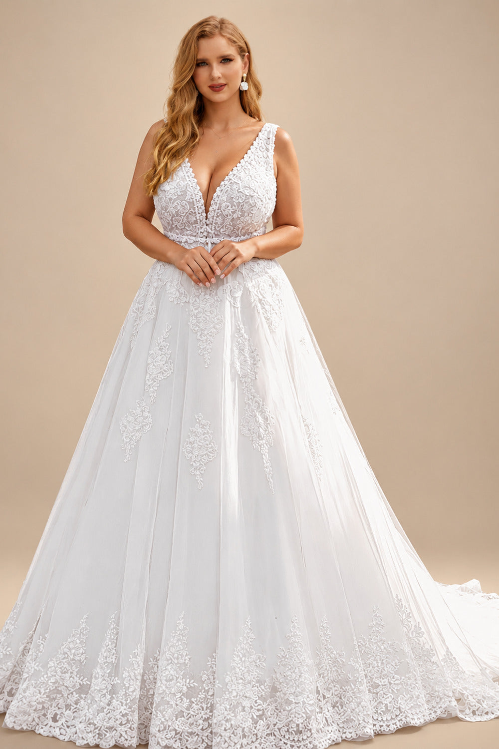 Rutipo White Plus Size A-Line V-Neck Sleeveless Court Train Tulle Wedding Dresses With Lace
