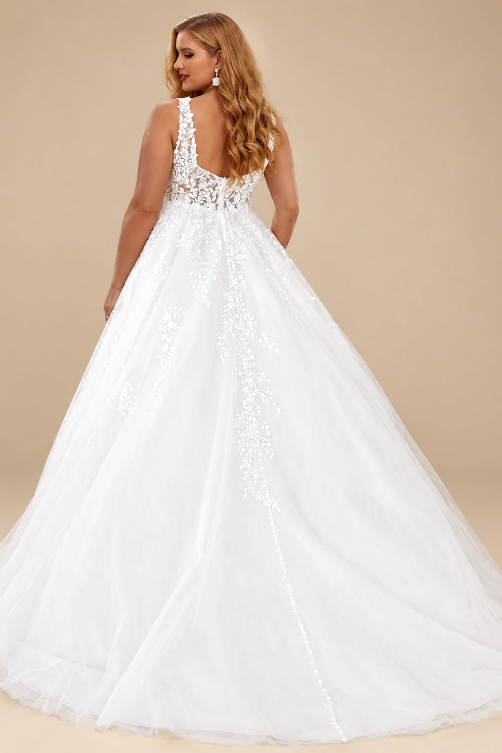 Rutipo Ivory Plus Size A-Line V-Neck Sweep Train Tulle Wedding Dresses With Lace