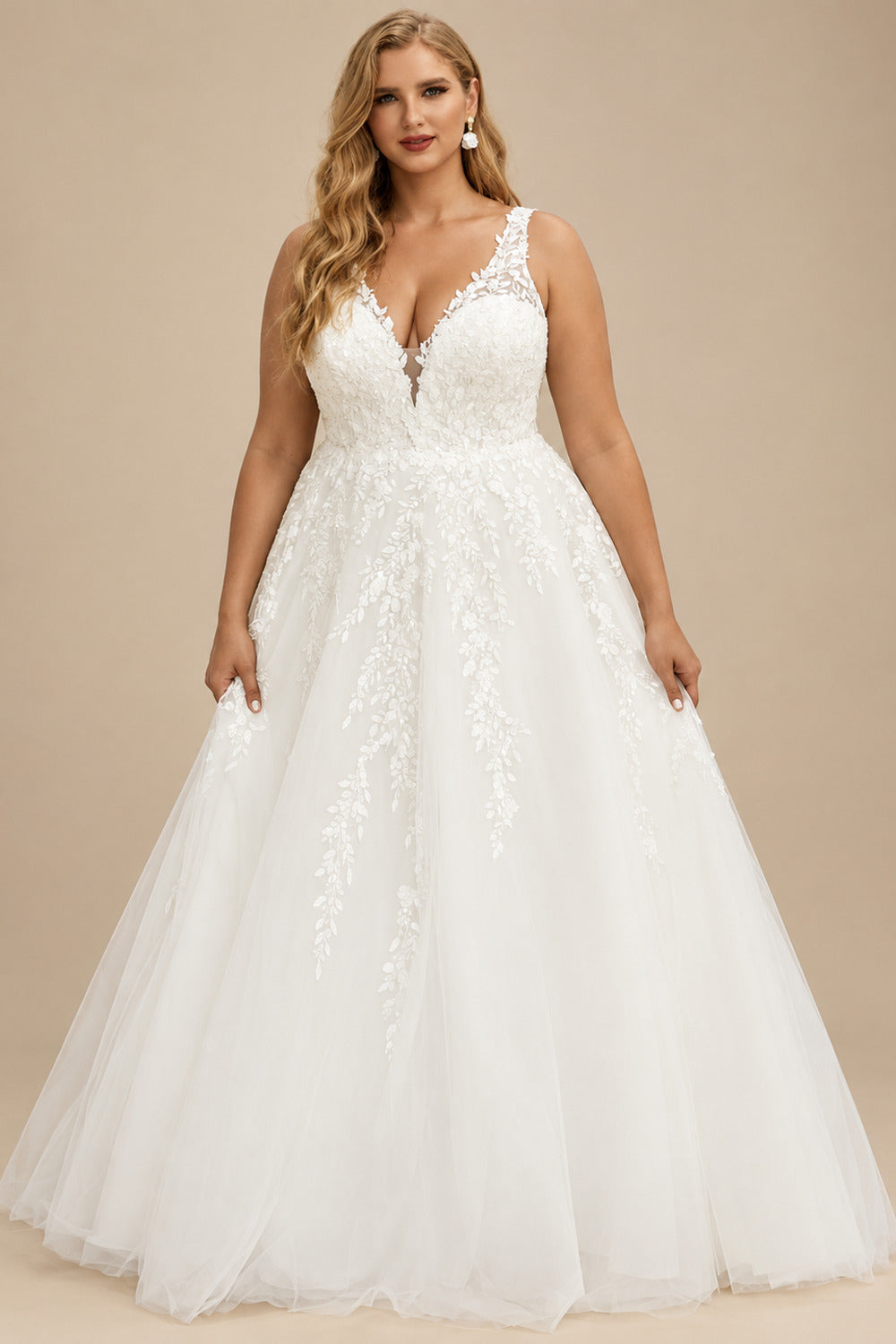 Rutipo Ivory Plus Size A-Line V-Neck Sweep Train Tulle Wedding Dresses With Lace