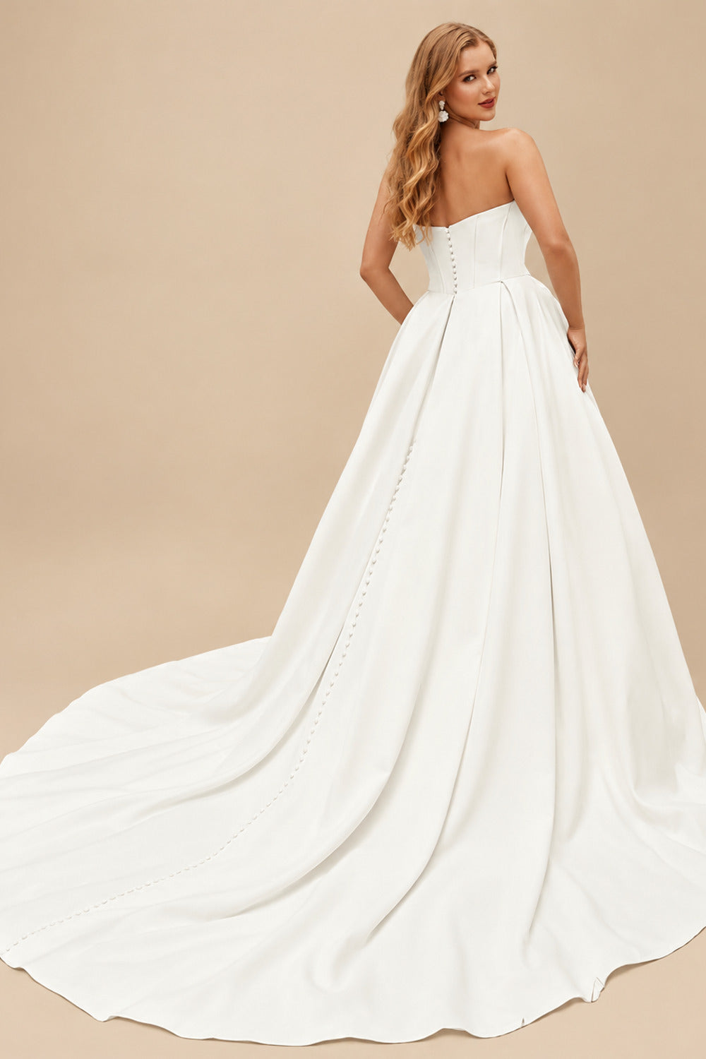 Rutipo Ivory Plus Size Ball-Gown Sweetheart Sleeveless Court Train Satin Wedding Dresses