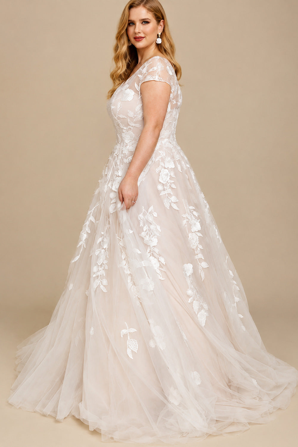 Rutipo As Picture A-Line V-Neck Short Sleeves Tulle Plus Size Wedding Dress With Appliques Lace