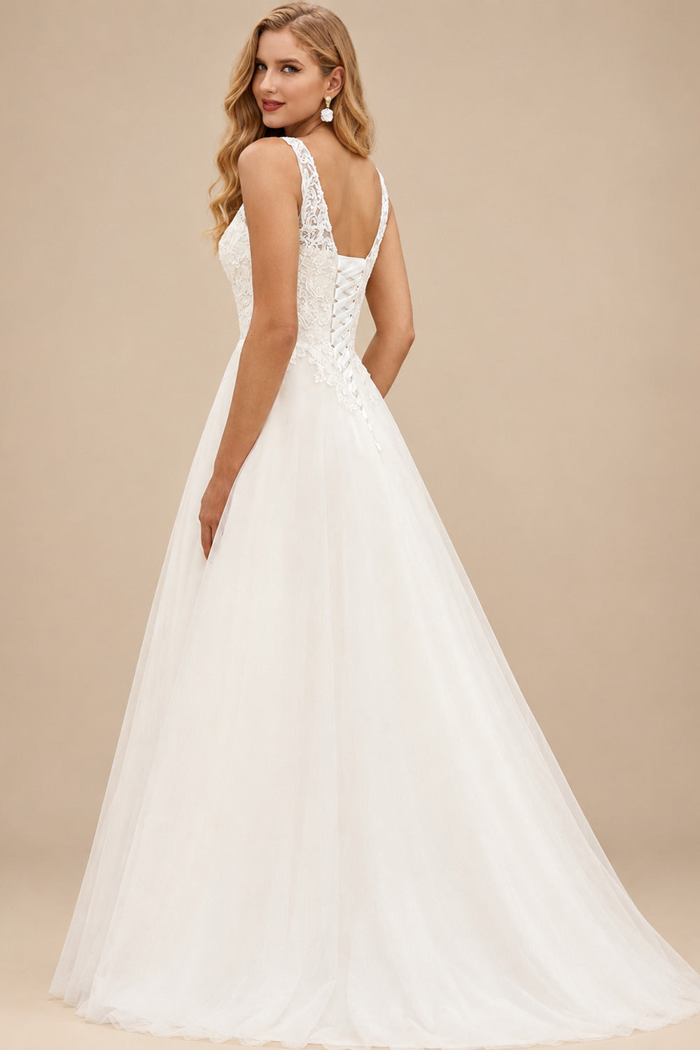 Rutipo Ivory Modest A-Line V-Neck Sleeveless Tulle Wedding Dresses With Appliques Lace