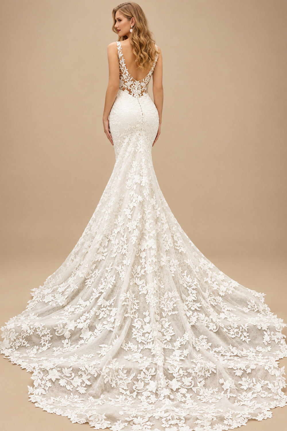 Rutipo Ivory Free-Spirited Trumpet/Mermaid V-Neck Lace Wedding Dresses With Appliques Lace
