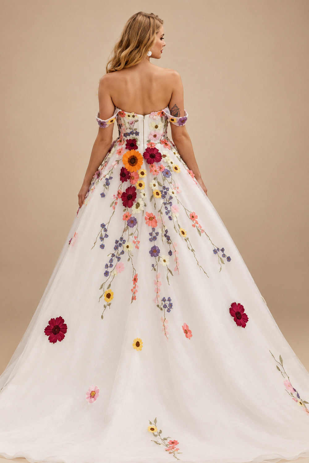 Rutipo As Picture Flower(s) Appliques Lace Off-The-Shoulder Sleeveless A-Line Court Train Tulle Wedding Dresses