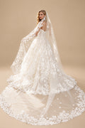 Rutipo Ivory Ball-Gown Sweetheart Sleeveless Court Train Wedding Dresses With Appliques Lace