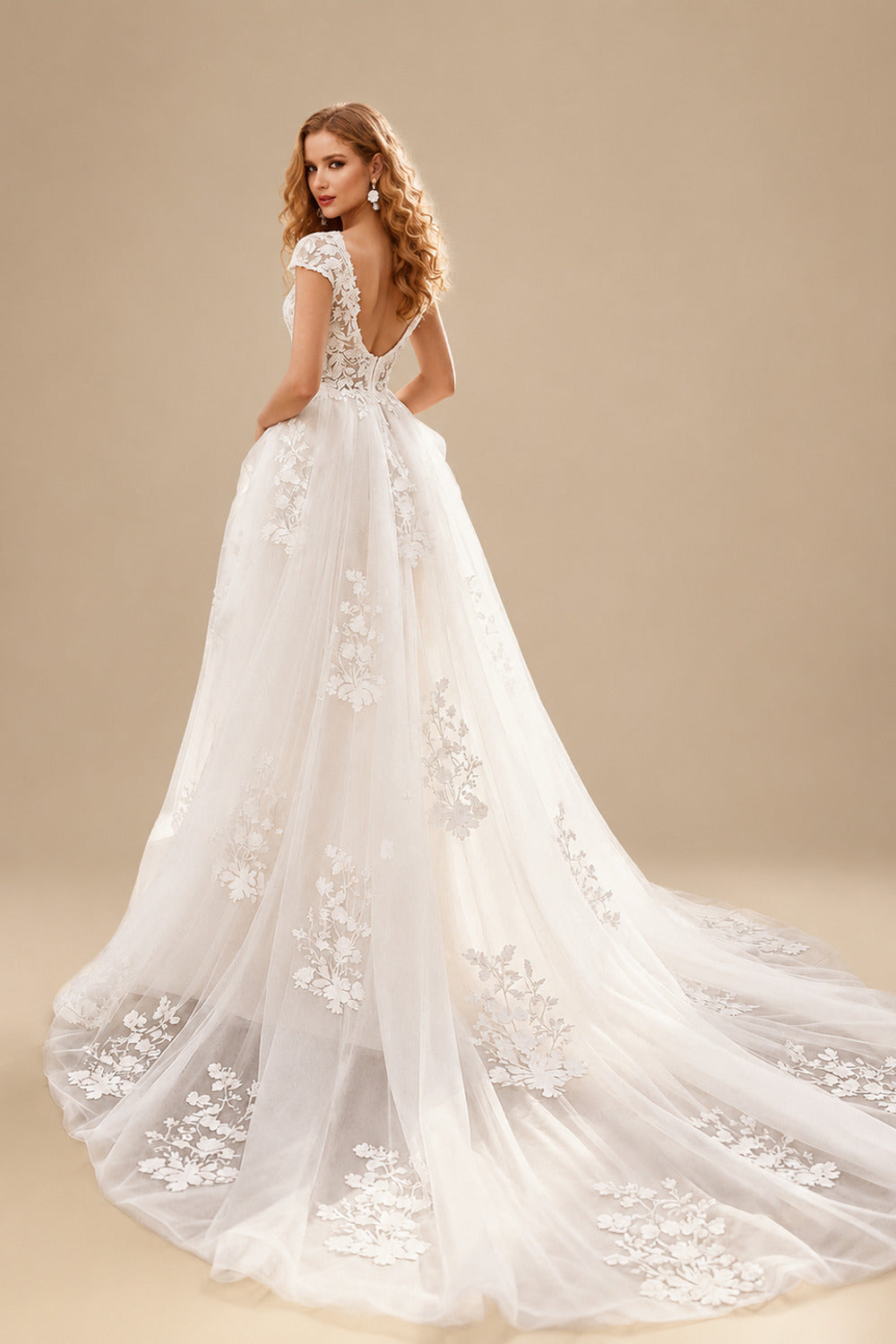 Rutipo White Ball-Gown V-Neck Short Sleeves Chapel Train Satin Tulle Wedding Dresses With Appliques Lace