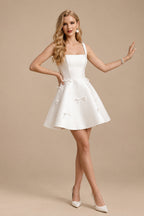 Rutipo White A-Line Square Neckline Sleeveless Short/Mini Twill Satin Wedding Dresses With Bows
