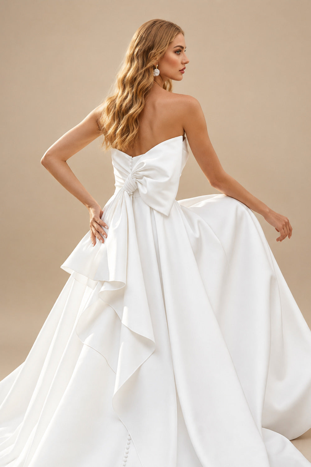 Rutipo White Ball-Gown Strapless Sleeveless Chapel Train Satin BRIDE With Bow Wedding Dress