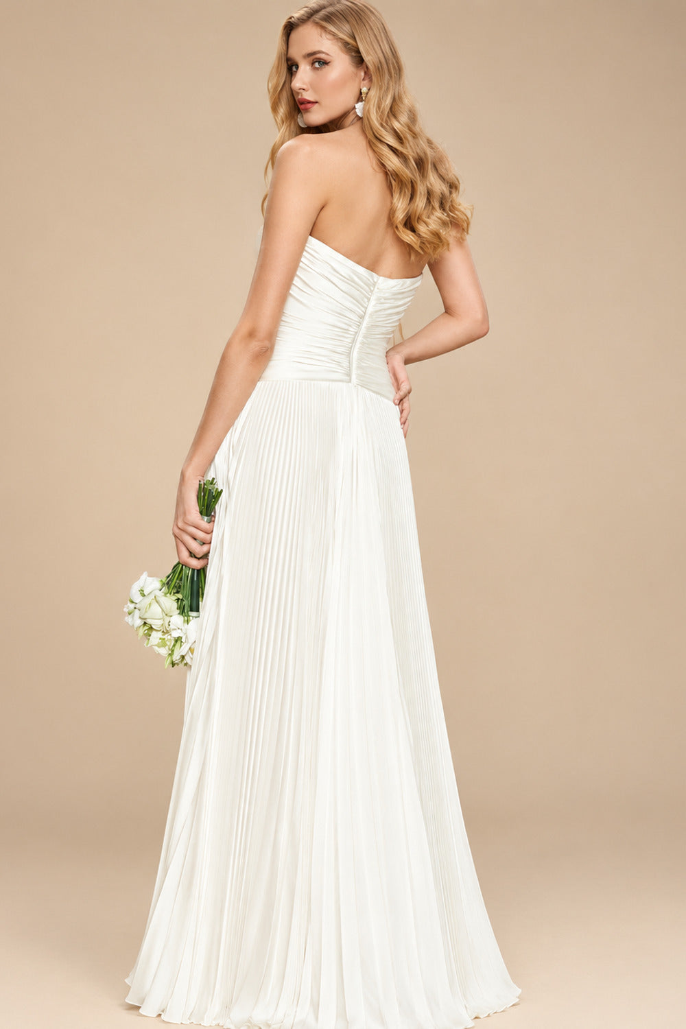 Rutipo Ivory A-Line Sweetheart Sleeveless Sweep Train Silk Like Satin Wedding Dress With Pleated