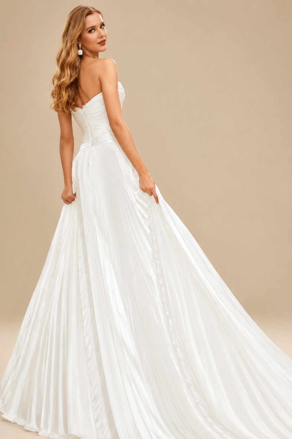 Rutipo Ivory A-Line Sweetheart Sleeveless Sweep Train Silk Like Satin Wedding Dress With Pleated