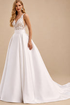 Rutipo As Picture Ball-Gown V-Neck Sleeveless Sweep Train Twill Satin Wedding Dresses With Appliques