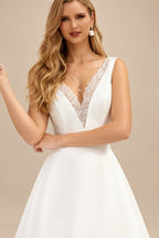 Rutipo Ivory A-Line Plunge Neck Sleeveless Chapel Train Wedding Dresses With Appliques Lace