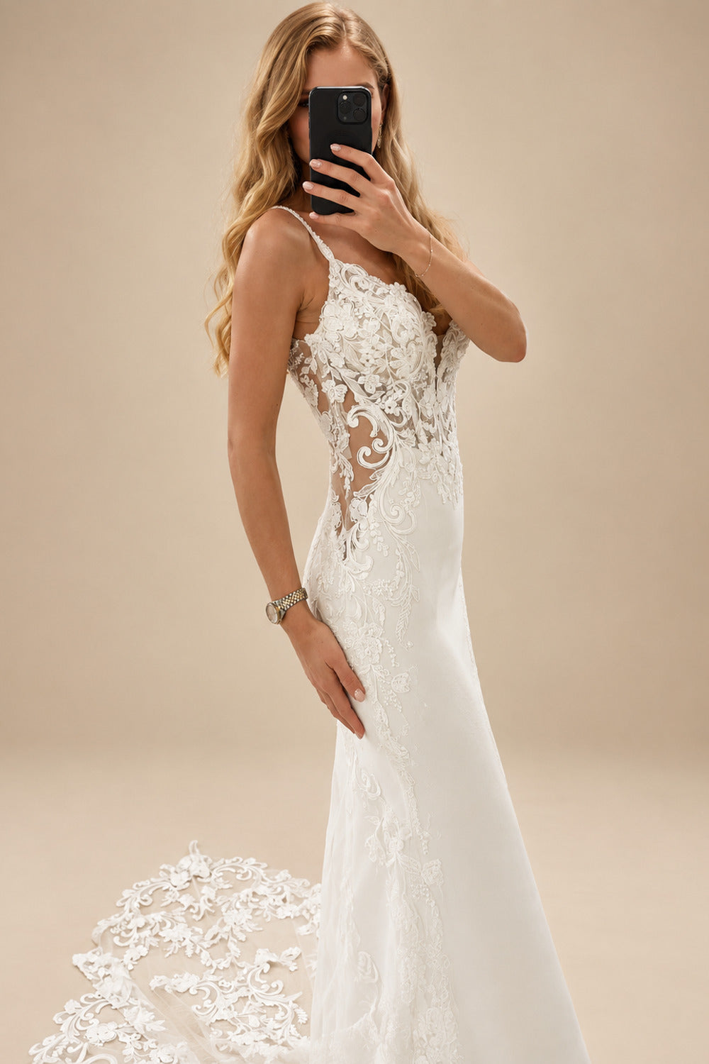 Rutipo Ivory Trumpet/Mermaid Plunge Neck Sleeveless Court Train Elastic Satin Wedding Dresses With Appliques Lace