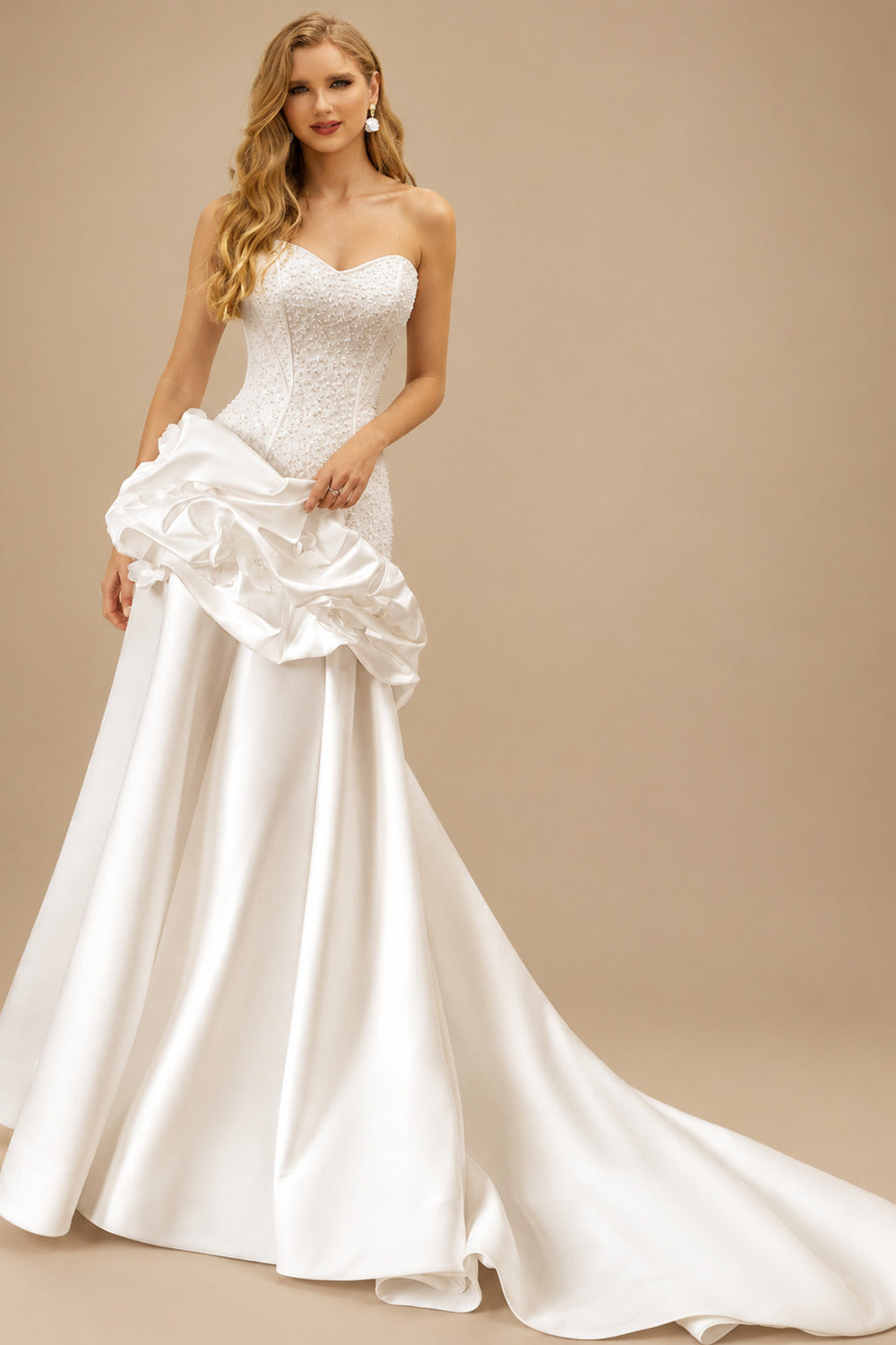 Rutipo Ivory Trumpet/Mermaid Sweetheart Sleeveless Chapel Train Satin Wedding Dresses With Flower(s)