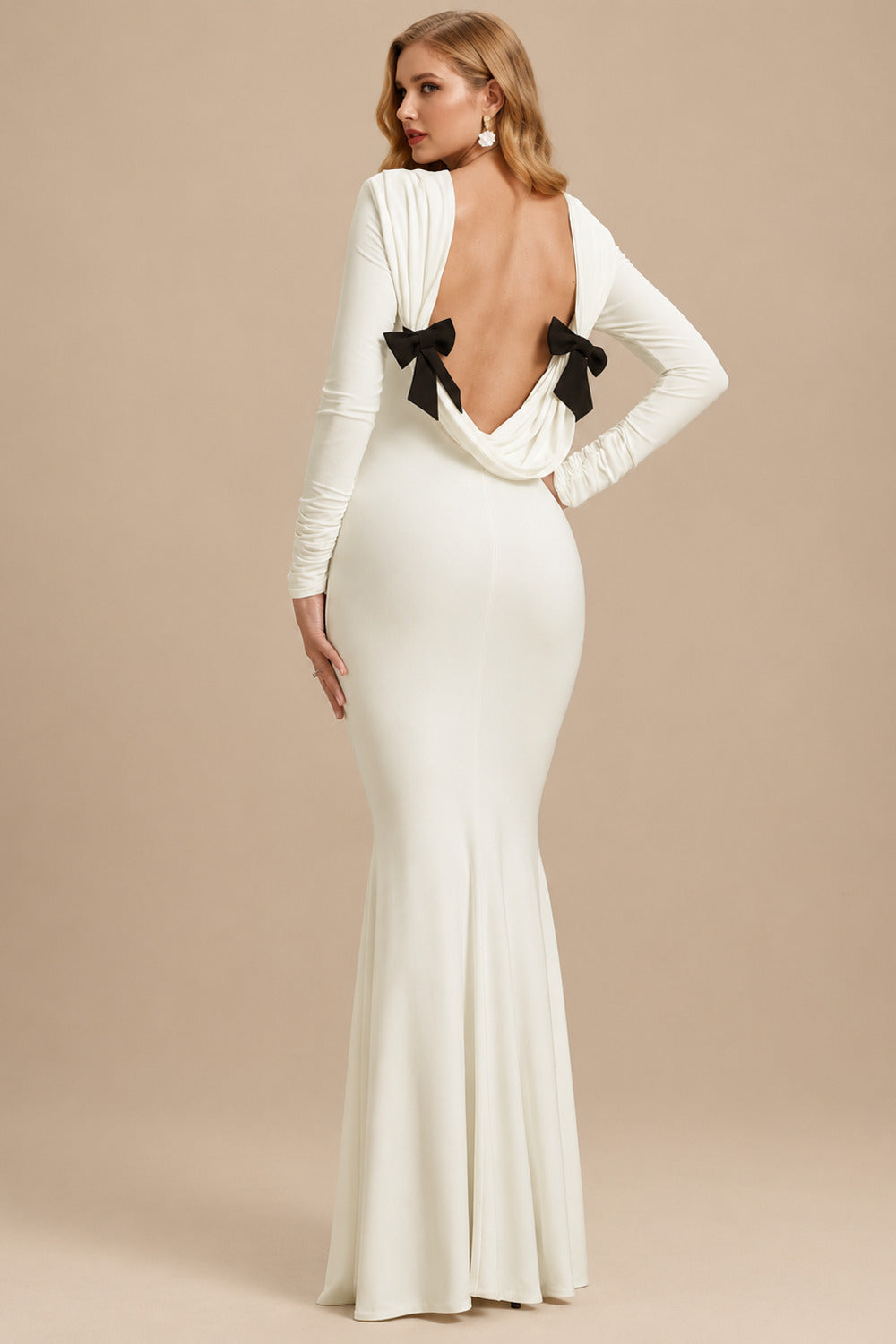 Rutipo Ivory Trumpet/Mermaid Scoop Neck Long Sleeves Floor-Length Jersey Wedding Dresses With Bow(s)